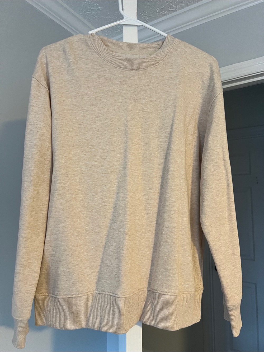 Time and Tru Light Beige Crewneck Sweatshirt